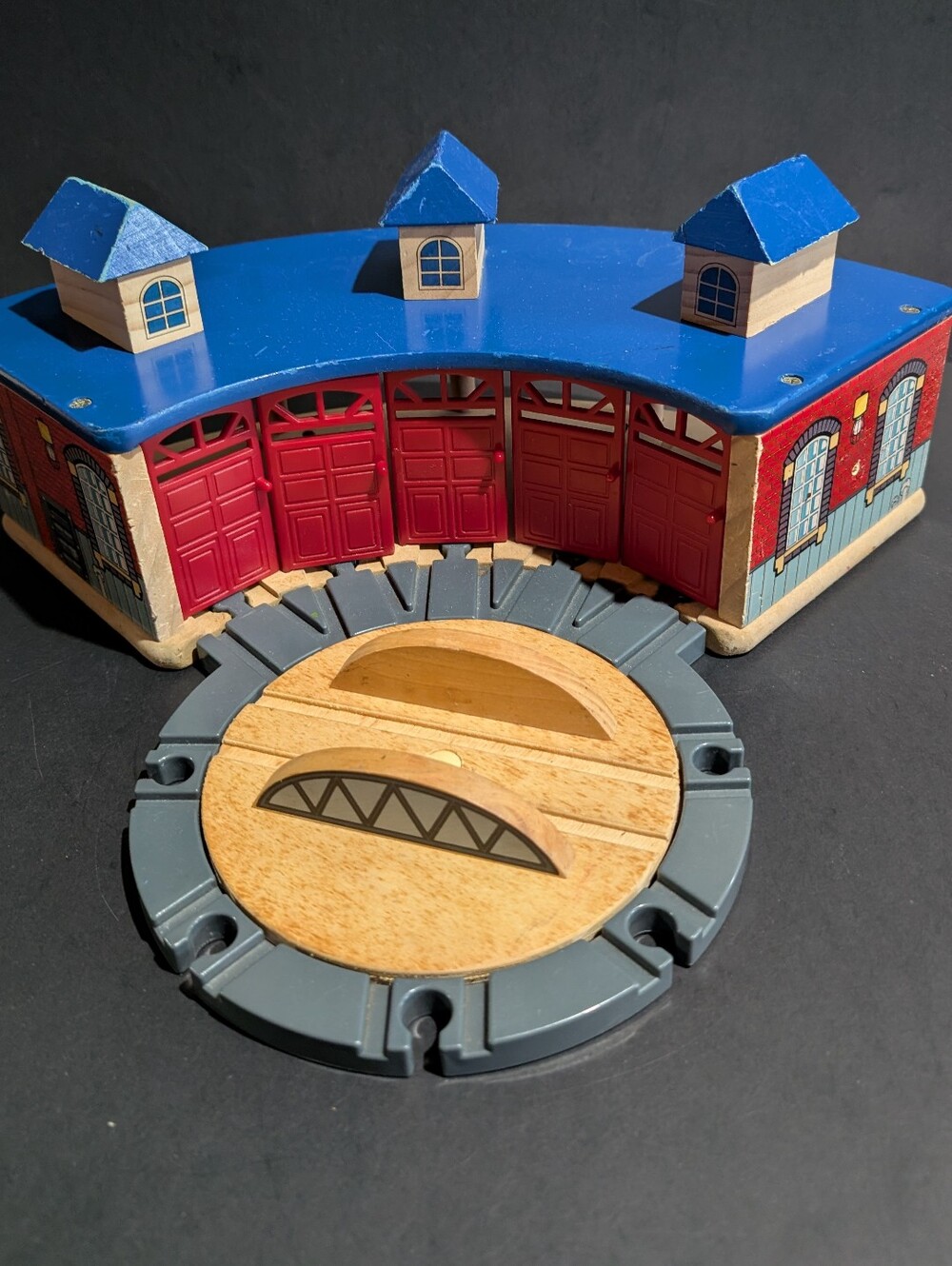 Imaginarium Wooden Railway 5 Door Roundhouse Shed & Turntable Thomas Compatible